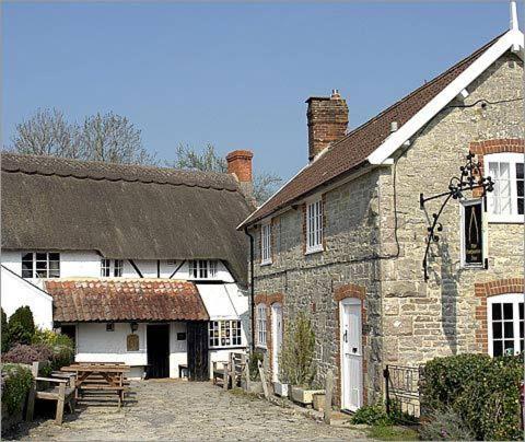Compasses Inn Tisbury Dış mekan fotoğraf