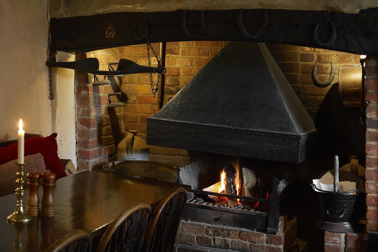 Compasses Inn Tisbury Dış mekan fotoğraf