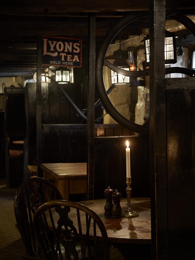 Compasses Inn Tisbury Dış mekan fotoğraf